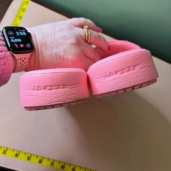 Jordan Pink Flip Flops SlidesโUS 8 CZ8027-600 LikeโNew - Picture 9 of 15